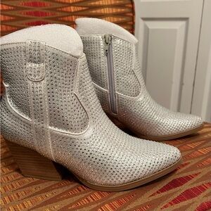 Women’s Rhinestone Boots. Brand New